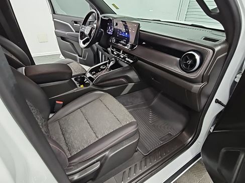 Used 2024 Chevrolet Colorado Z71 image 35