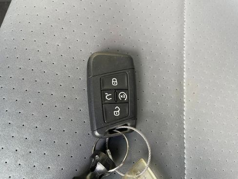 Used 2025 Volkswagen Jetta SE image 23