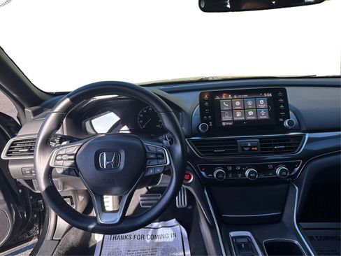 Used 2018 Honda Accord Sport image 25
