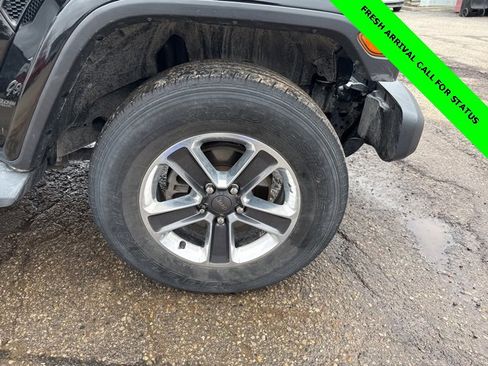 Used 2019 Jeep Wrangler Unlimited Sahara image 13