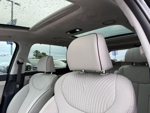 Used 2024 Hyundai Palisade Calligraphy image 21
