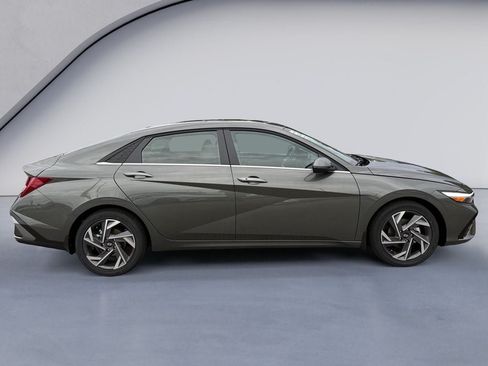 New 2026 Hyundai Elantra Limited FWD image 6