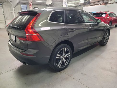 Used 2018 Volvo XC60 T5 Momentum w/ Vision Package image 8