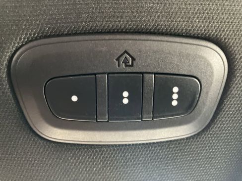Used 2019 RAM 1500 Laramie Longhorn AWD/4WD image 27