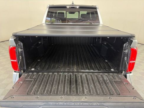 Used 2024 Toyota Tacoma SR5 AWD/4WD image 27