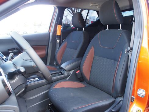 Used 2024 Nissan Kicks SR image 16