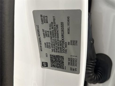 Used 2024 Chevrolet Colorado Z71 w/ Z71 Convenience Package 2 image 30