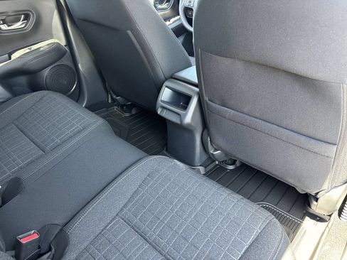 Used 2027 Honda HR-V LX image 10