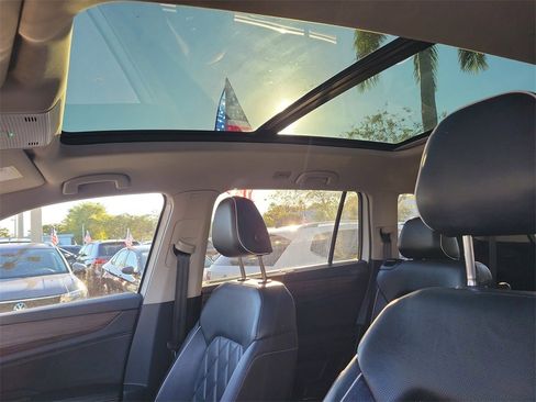 Certified 2024 Volkswagen Atlas SEL Premium R-Line image 15