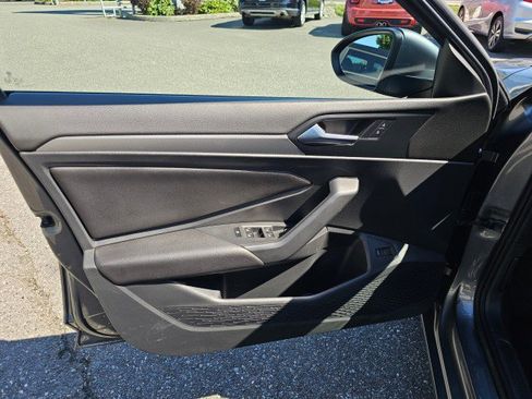 Used 2019 Volkswagen Jetta S w/ Driver Assistance Package image 27