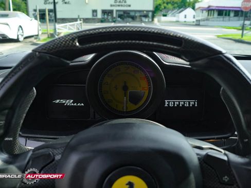 Used 2011 Ferrari 458 Italia Coupe RWD image 30