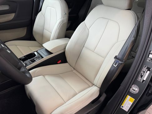 New 2026 Volvo XC40 B5 Plus w/ Climate Package image 15