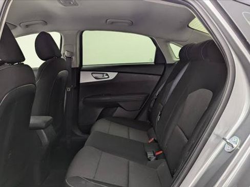 Used 2024 Kia Forte LXS w/ LXS Technology Package FWD image 17