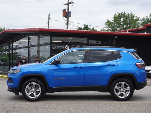 Used 2024 Jeep Compass Latitude AWD/4WD image 4