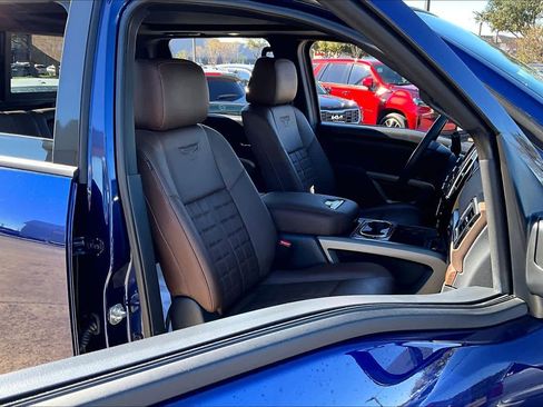 Certified 2023 Nissan Titan Platinum Reserve w/ Moonroof Package image 8