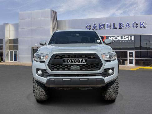 Used 2019 Toyota Tacoma TRD Off-Road AWD/4WD image 9