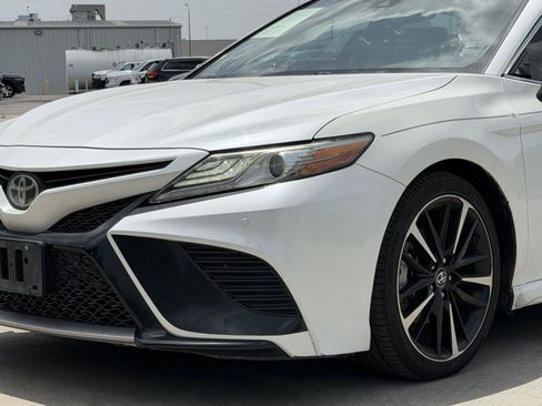Used 2018 Toyota Camry XSE FWD image 5