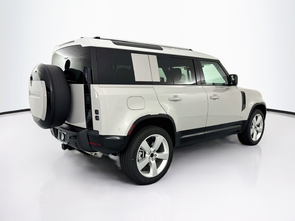 New 2026 Land Rover Defender 110 X-Dynamic SE AWD/4WD image 5