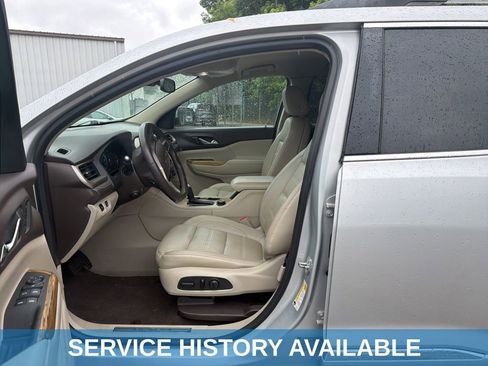 Used 2017 GMC Acadia Denali w/ Technology Package AWD/4WD image 4