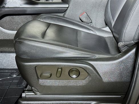 Used 2021 Chevrolet Tahoe Z71 image 17