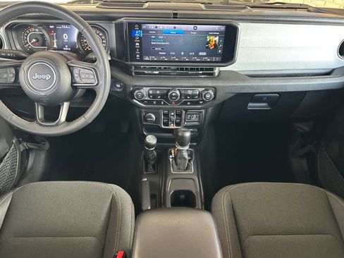 Used 2024 Jeep Gladiator Sport AWD/4WD image 14