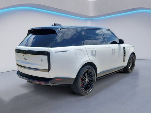 Used 2024 Land Rover Range Rover SV AWD/4WD image 5