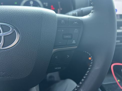 Used 2025 Toyota Camry SE w/ Convenience Package FWD image 20