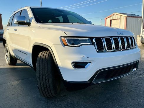 Used 2019 Jeep Grand Cherokee Limited w/ Luxury Group II image 2