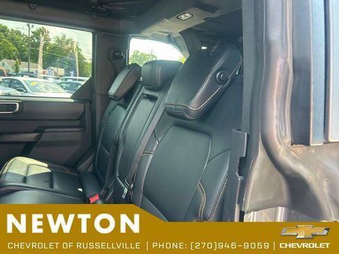 Used 2024 Ford Bronco Badlands AWD/4WD image 35