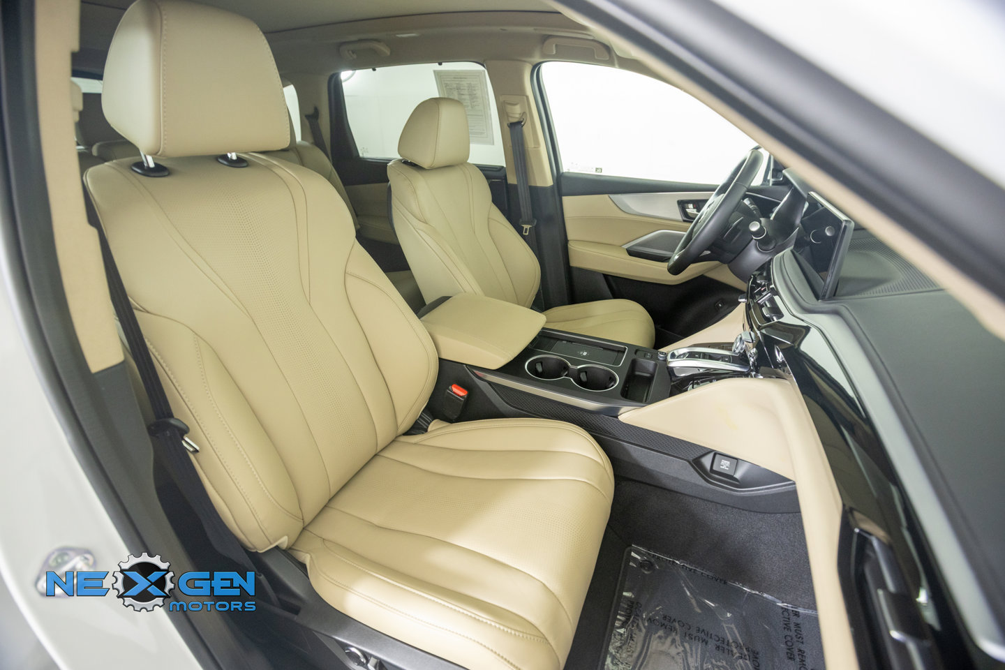 Used 2025 Acura MDX w/ Technology Package AWD/4WD image 10