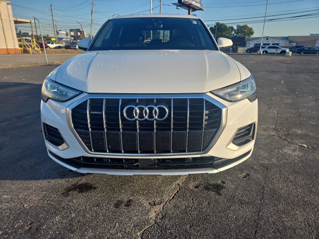 Used 2020 Audi Q3 2.0T Premium w/ Convenience Package AWD/4WD image 3