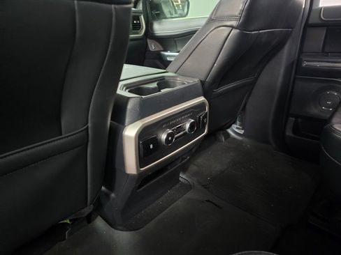 Used 2024 Ford Expedition XLT image 21