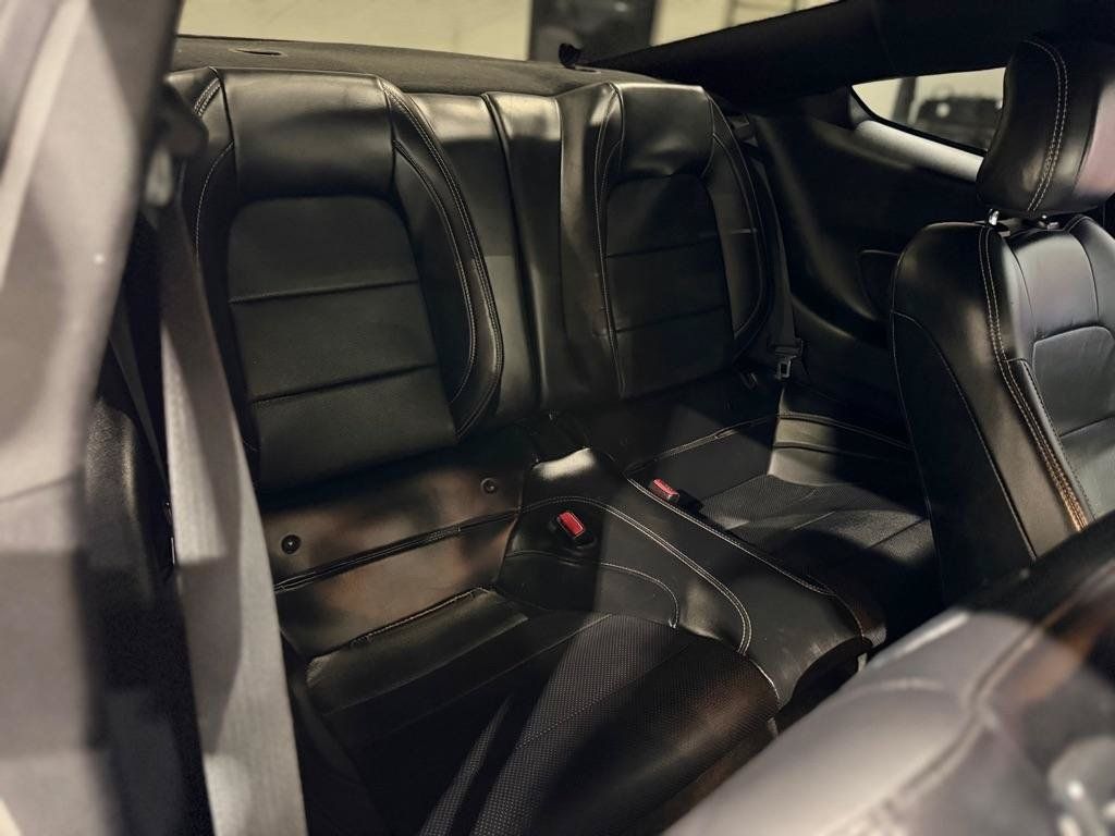 Used 2017 Ford Mustang Coupe RWD image 13