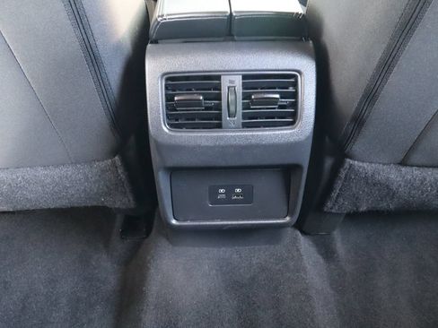 Used 2023 Nissan Rogue SV FWD image 34