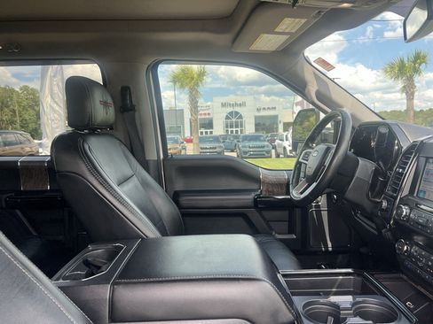Used 2019 Ford F250 Lariat w/ Lariat Ultimate Package AWD/4WD image 16