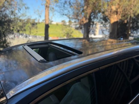 Used 2016 Toyota Highlander XLE image 12