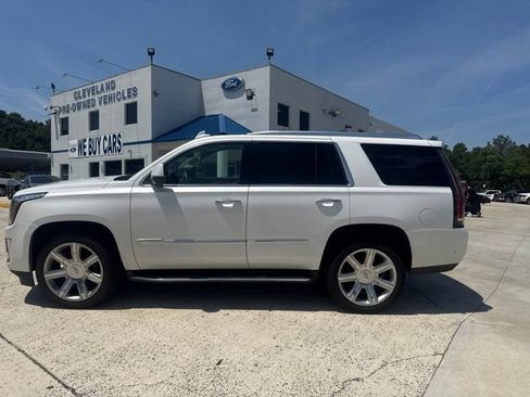 Used 2019 Cadillac Escalade Luxury AWD/4WD image 22