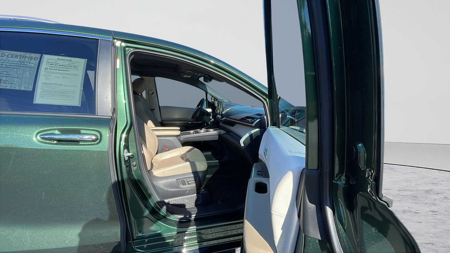 Certified 2023 Toyota Sienna Limited AWD/4WD image 33