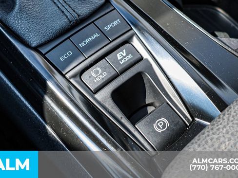 Used 2025 Toyota Camry LE FWD image 40