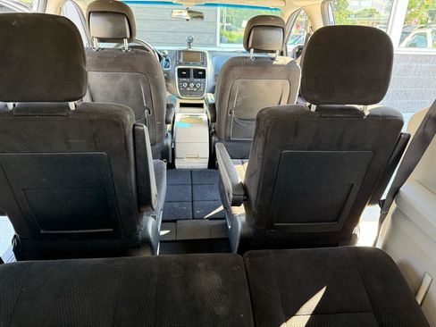 Used 2018 Dodge Grand Caravan SXT FWD image 23