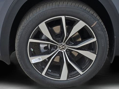 New 2026 Volkswagen Atlas Cross Sport SEL Premium R-Line AWD/4WD image 8