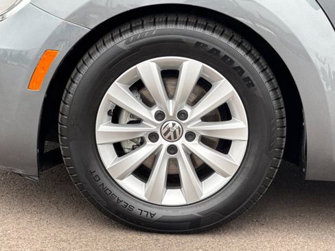 Used 2017 Volkswagen Beetle 1.8T S image 21