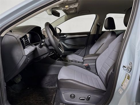 New 2025 Volkswagen Jetta SE image 11