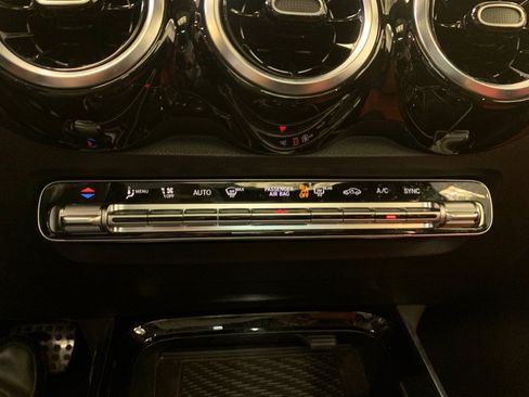 Used 2023 Mercedes-Benz GLB 250 4MATIC w/ AMG Line image 41