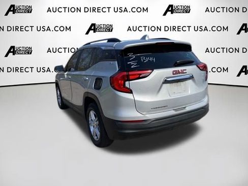 Used 2021 GMC Terrain SLE w/ Driver Convenience Package image 9