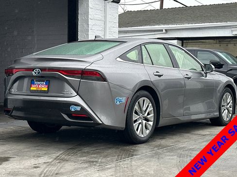 Used 2021 Toyota Mirai XLE image 4