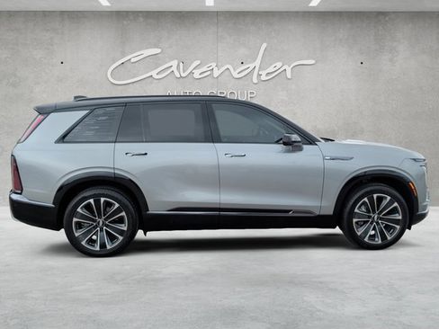 Certified 2026 Cadillac Vistiq Sport image 17