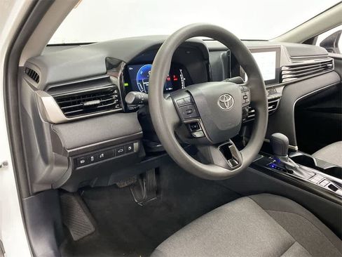 Used 2025 Toyota Camry LE image 2