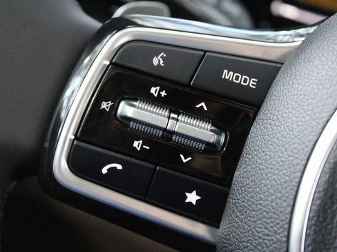 New 2026 Kia Carnival EX image 32