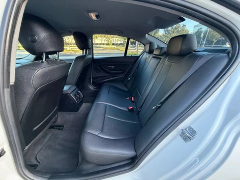 Used 2018 BMW 320i Sedan RWD image 11